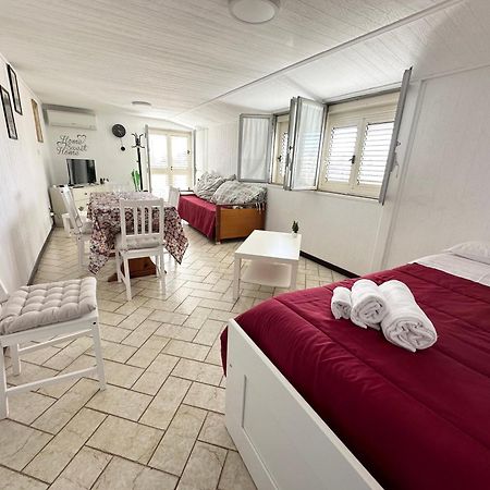 Apartmán Attico Di Giggia Giardini Naxos Exteriér fotografie