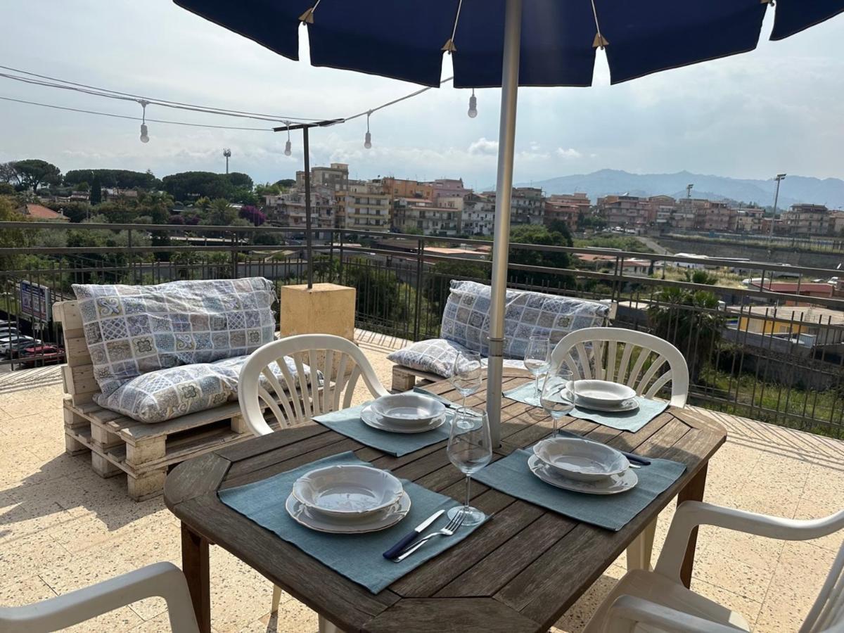 Apartmán Attico Di Giggia Giardini Naxos Exteriér fotografie