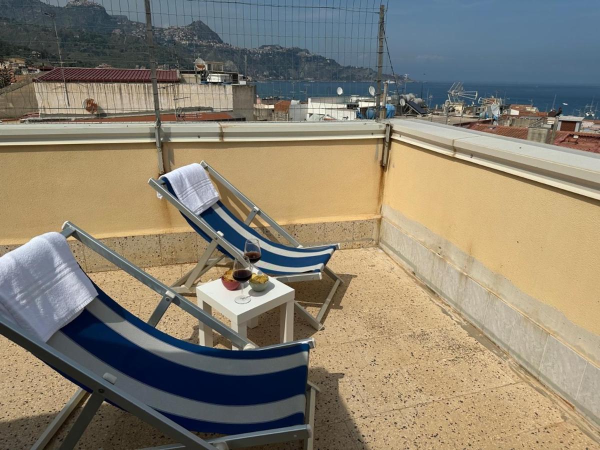 Apartmán Attico Di Giggia Giardini Naxos Exteriér fotografie