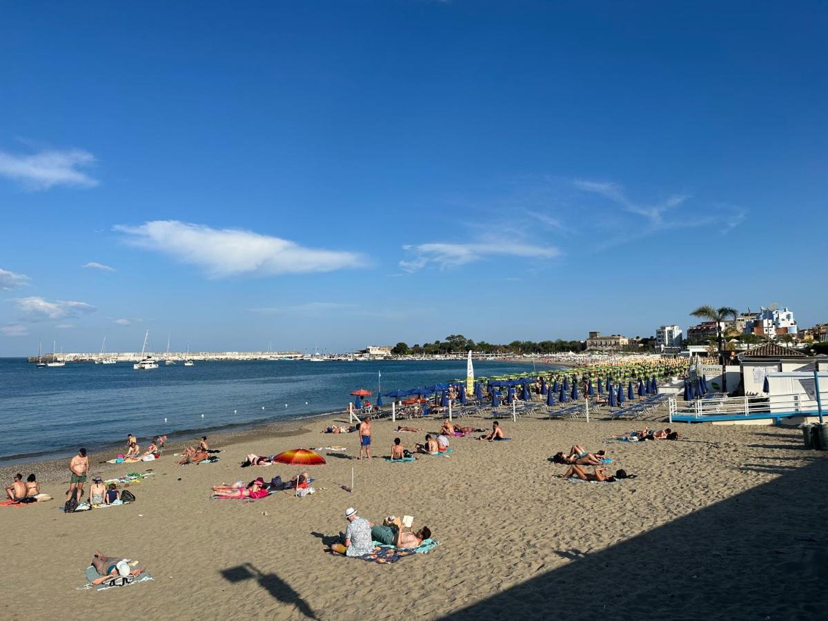 Apartmán Attico Di Giggia Giardini Naxos Exteriér fotografie
