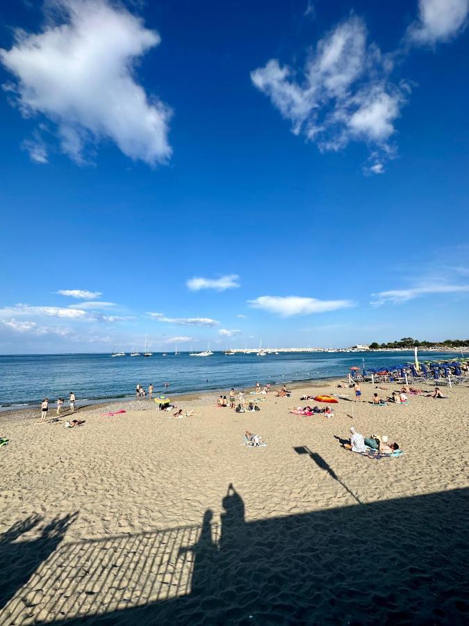 Apartmán Attico Di Giggia Giardini Naxos Exteriér fotografie